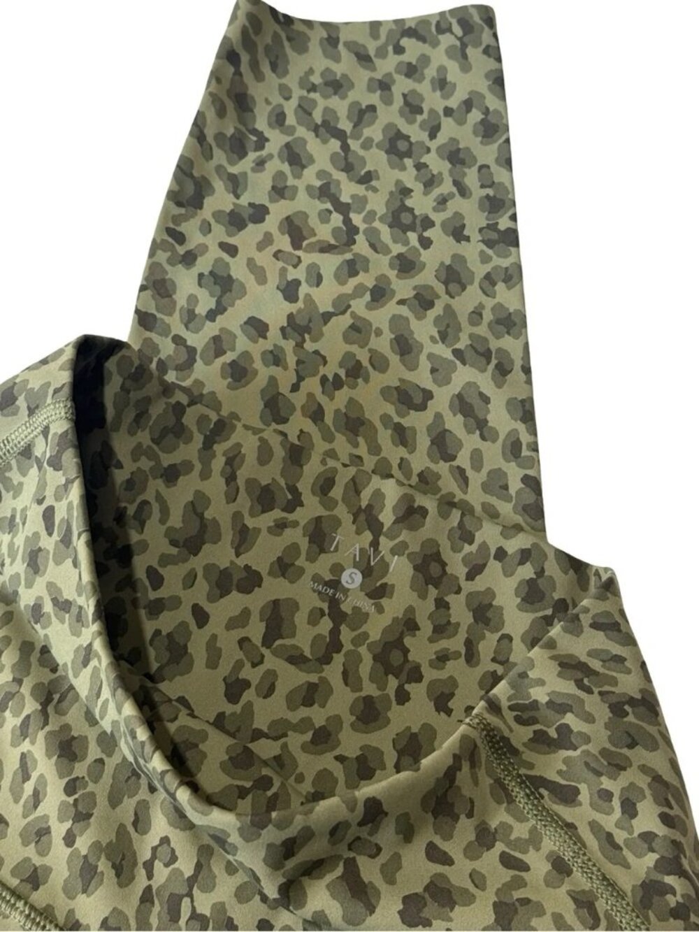 TaviSculpt High Waisted 7/8 Leggings in Olive leopard- Small - Picture 7 of 8